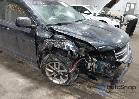 2015 Dodge Journey Sxt z USA, uszkodzony, nr VIN 3C4PDCBB6FT663992